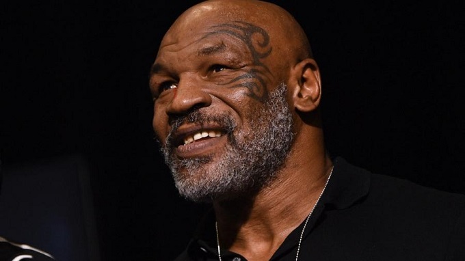 Mike Tyson llegó a tiempo a la conferencia  sobre cannabis en Miami