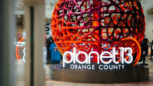 Bet on This $1 Cannabis Stock (Just Off the Las Vegas Strip)