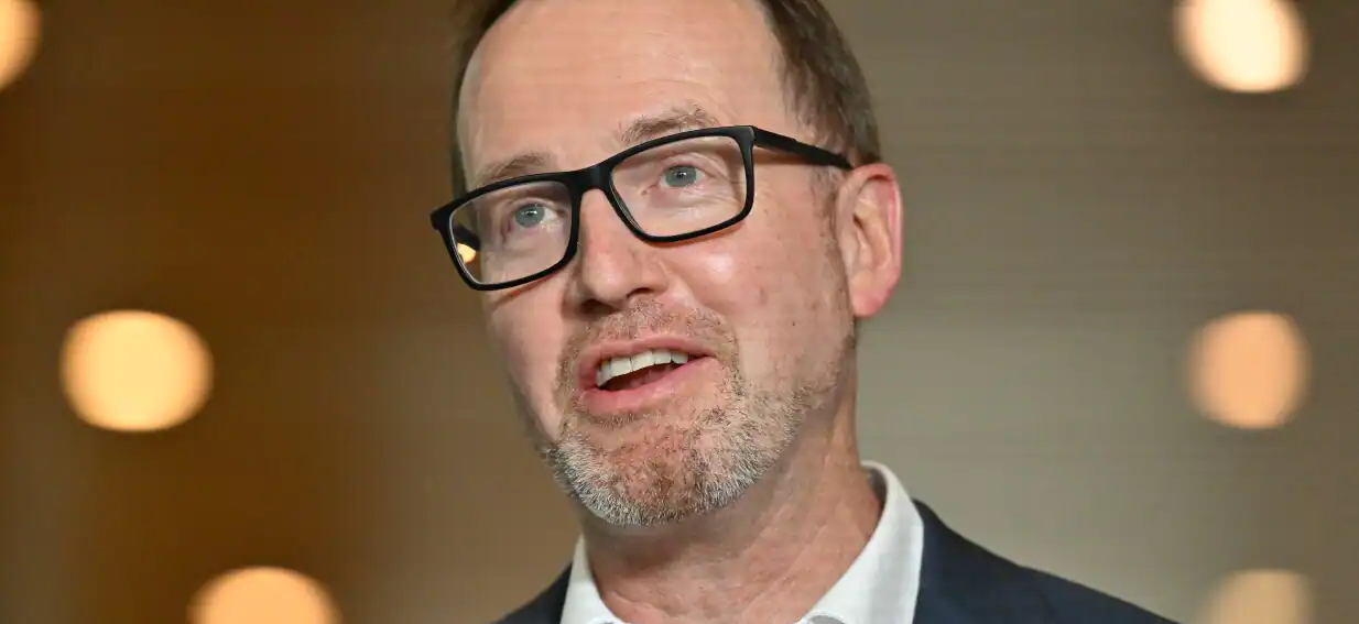 The Greens ‘relying on community support’ in new push to legalise cannabis